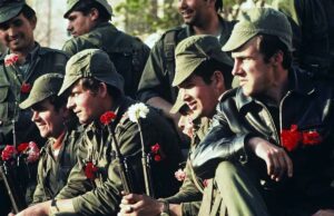 LA «REVOLUCIÓN DE LOS CLAVELES» DE PORTUGAL – 46 AÑOS DESDE LA REVUELTA CONTRA LA DICTADURA DE LA DERECHA Y EL CAPITALISMO