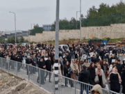 ISRAEL-PALESTINA – Decenas de miles de personas se manifestaron en Sakhnin contra las bandas criminales y el Gobierno