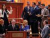 RUMANIA – El gobierno se derrumba, la austeridad continúa