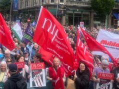 Miles de trabajadores y jóvenes se manifiestan en Belfast contra los ataques racistas y de extrema derecha