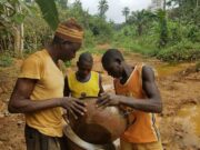 Nigeria – 37 jóvenes, entre ellos menores de edad, mueren en una celda policial nigeriana superpoblada